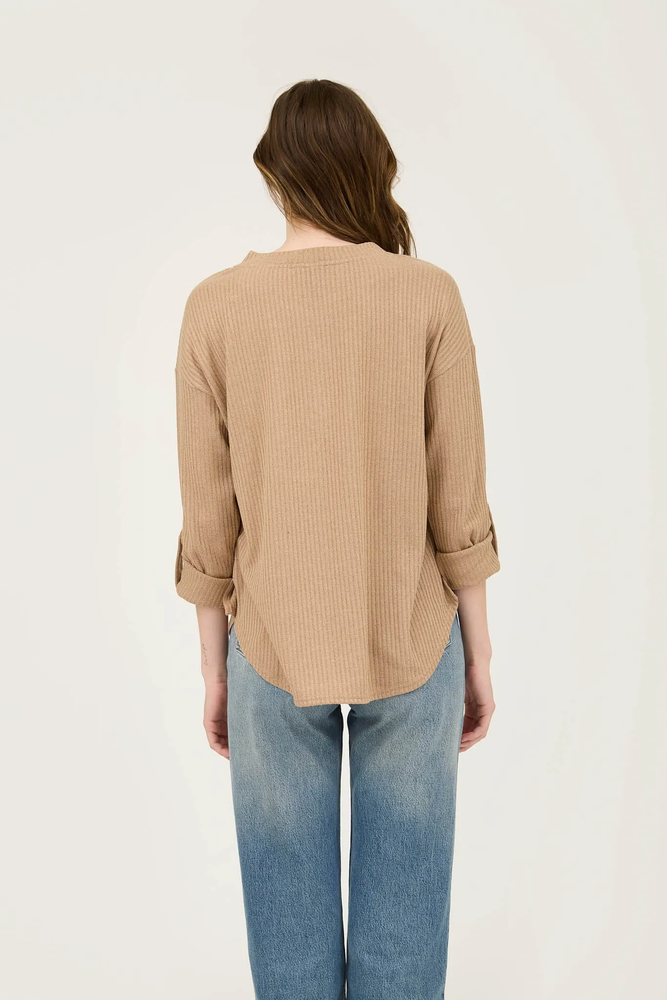 3/4 TAB SLEEVE HENLEY KNIT TOP