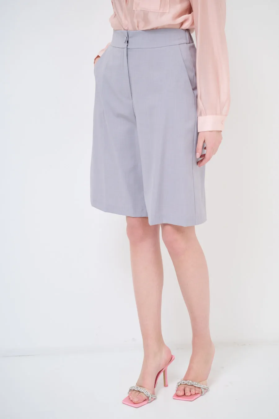 High-waisted tailored bermuda shorts wholesale
