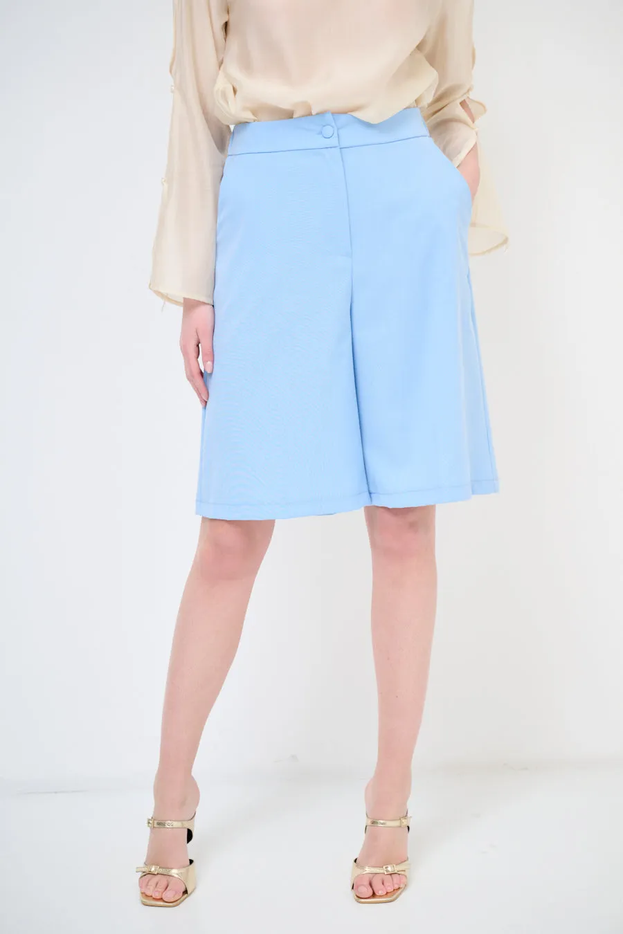High-waisted tailored bermuda shorts wholesale