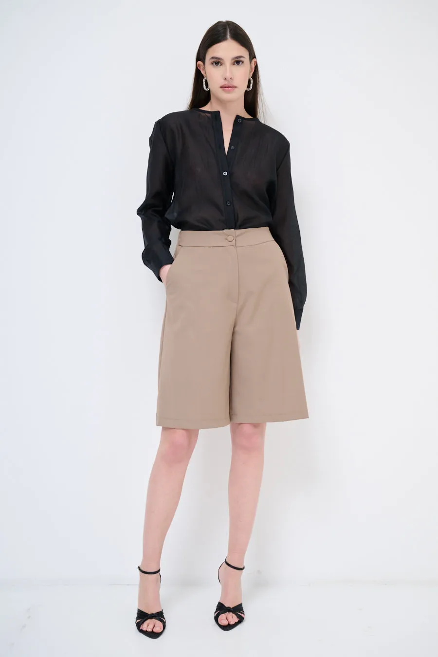 High-waisted tailored bermuda shorts wholesale