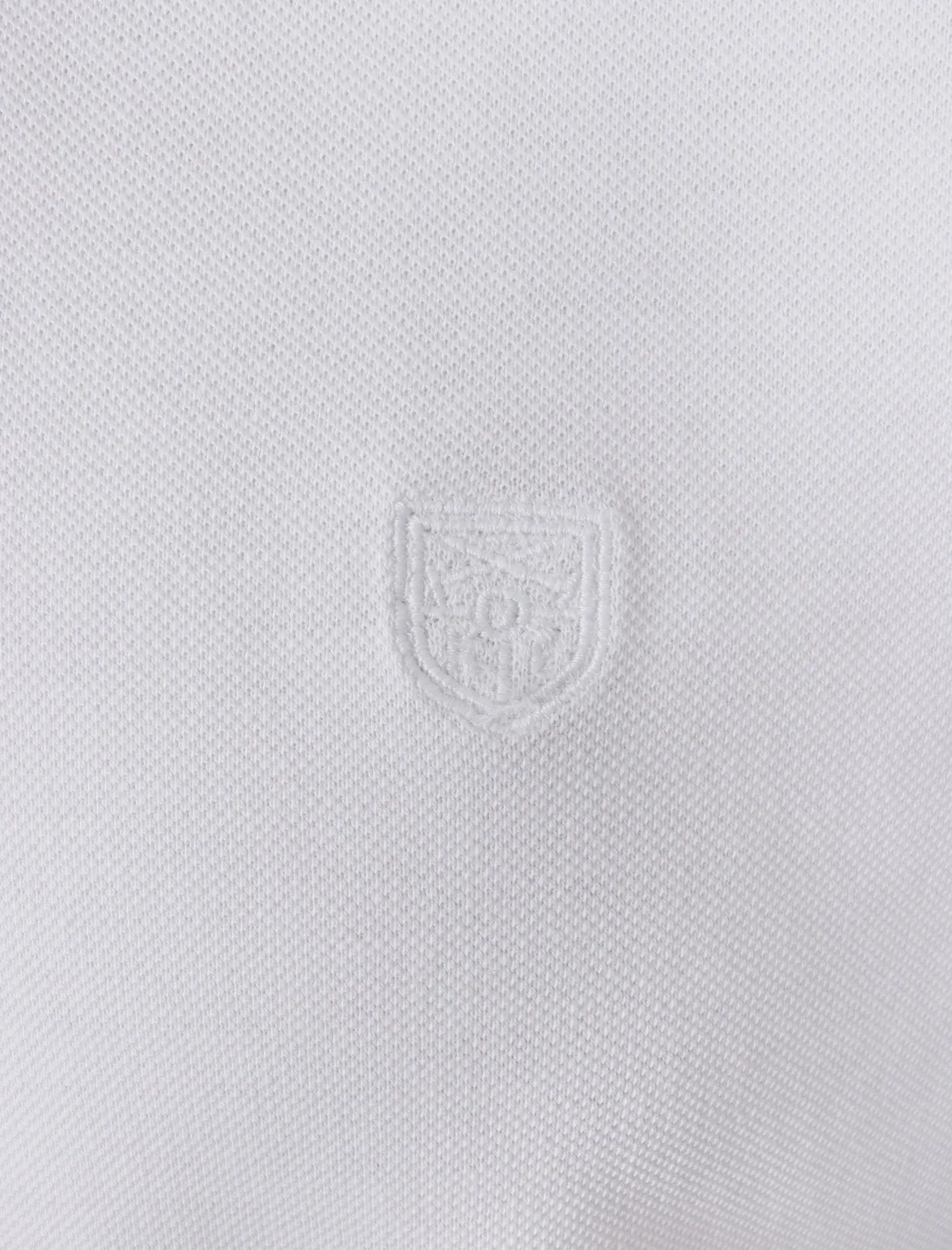 Norland Cotton Pique Polo Shirt with Chambray Collar in Bright White - Kensington Eastside