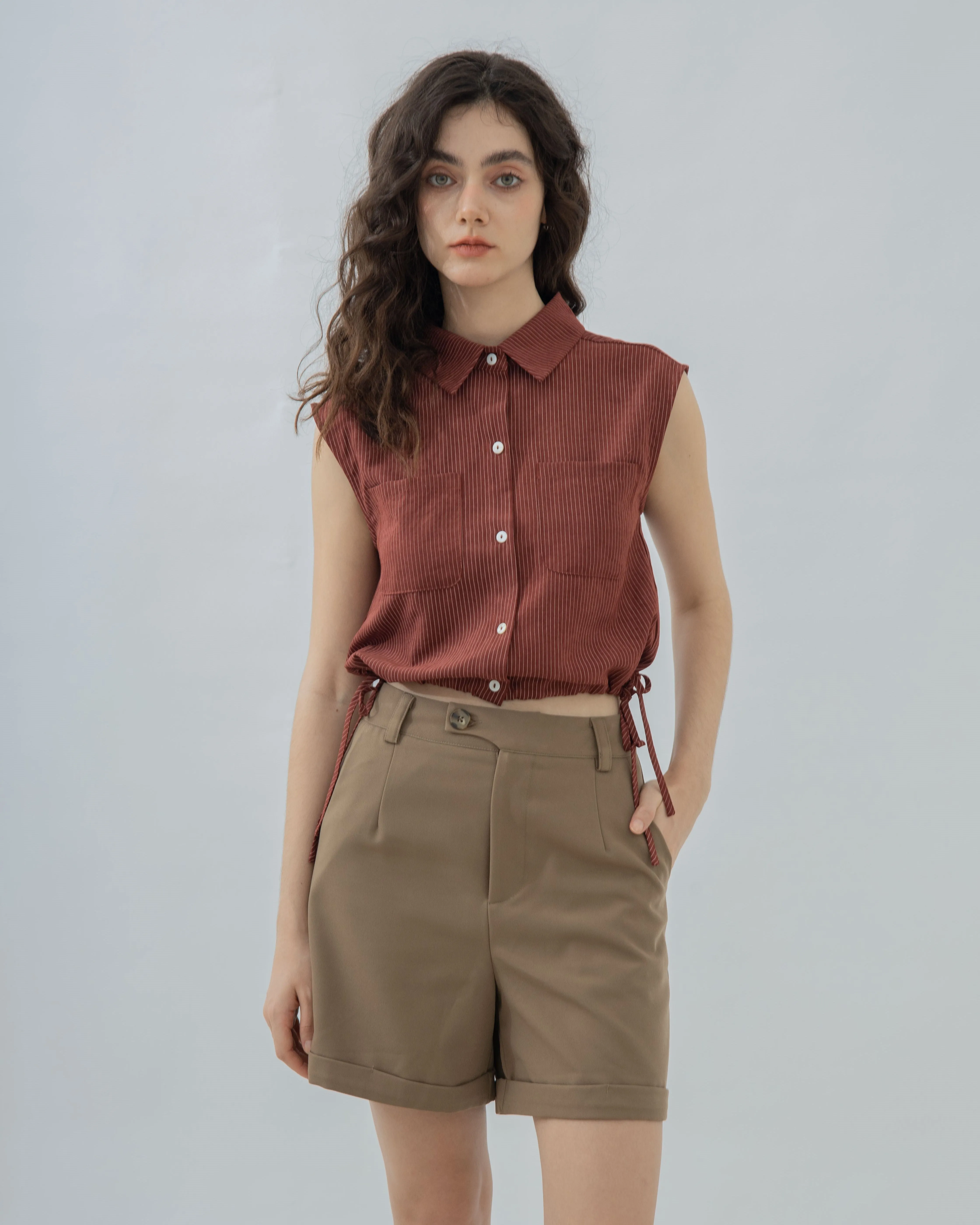 Side Button Folded Bermuda Shorts (Khaki)