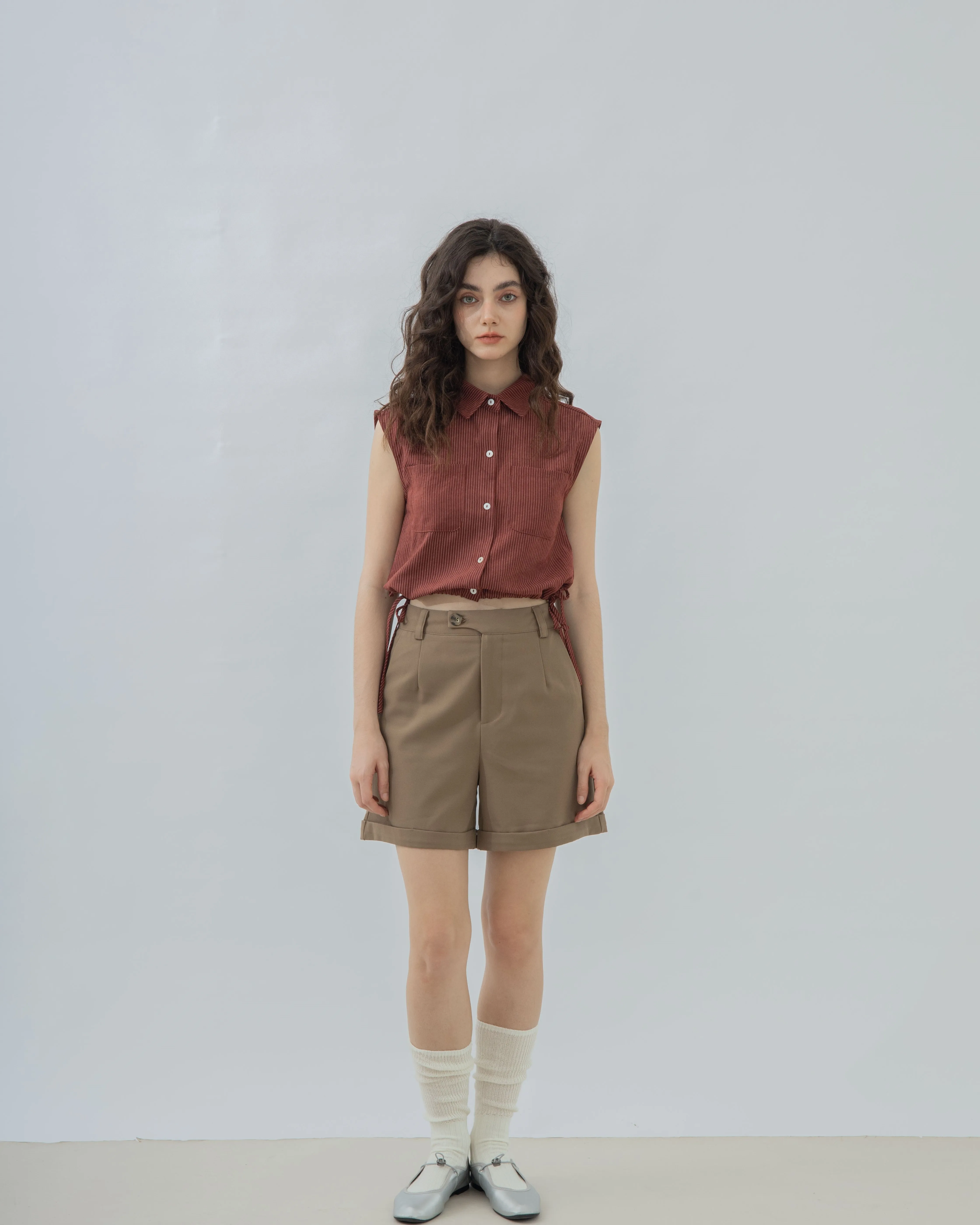 Side Button Folded Bermuda Shorts (Khaki)