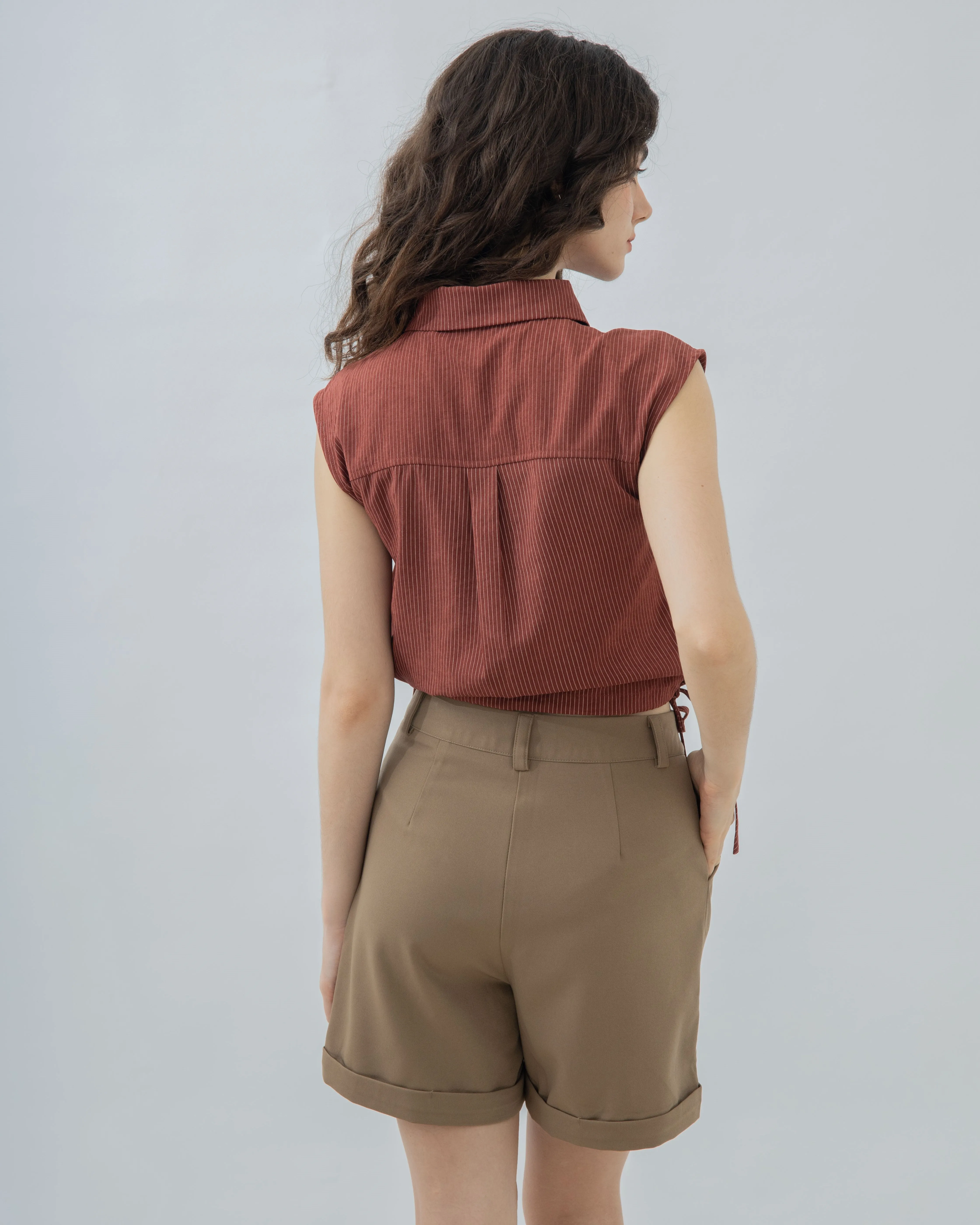 Side Button Folded Bermuda Shorts (Khaki)
