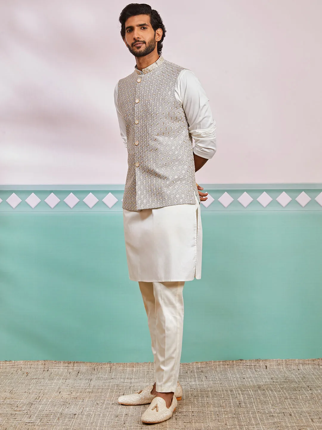 VASTRAMAY Men's Grey Fine Satin Nehru Jacket, Kurta And Pyjama Set.